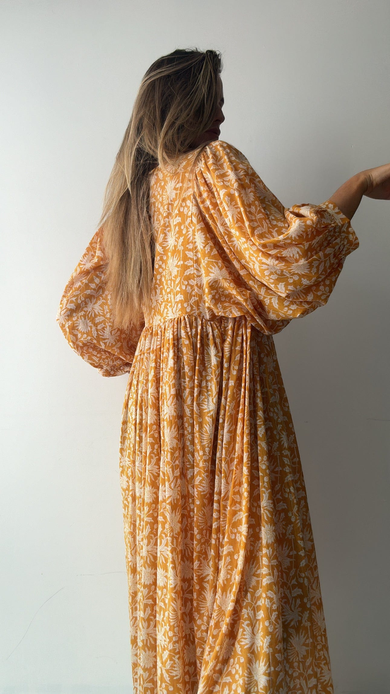 Sistergolden Apparel & Accessories Mus Midi Lantern Sleeve Dress