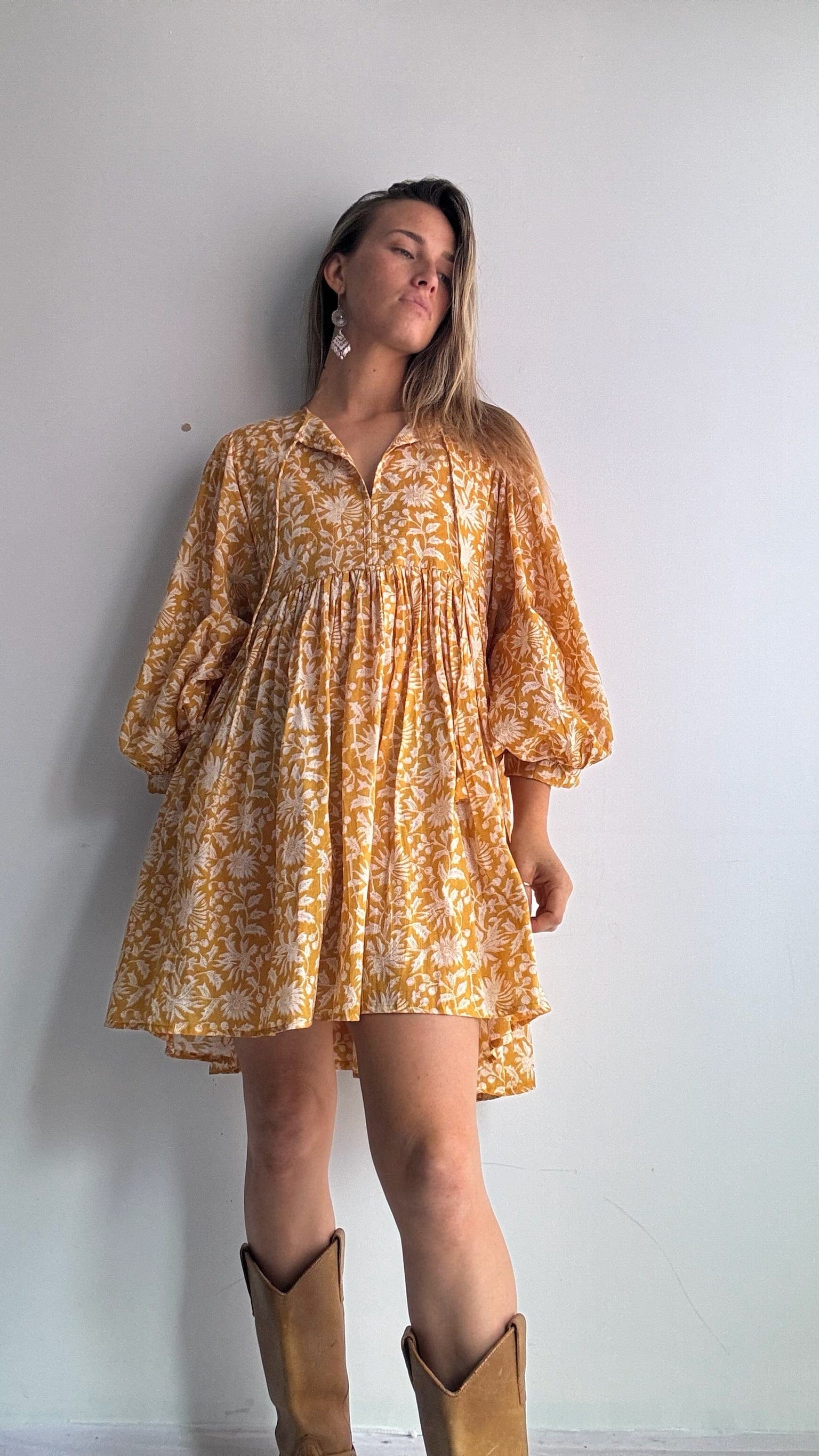 Sistergolden Apparel & Accessories Mus Short Lantern Sleeve Dress