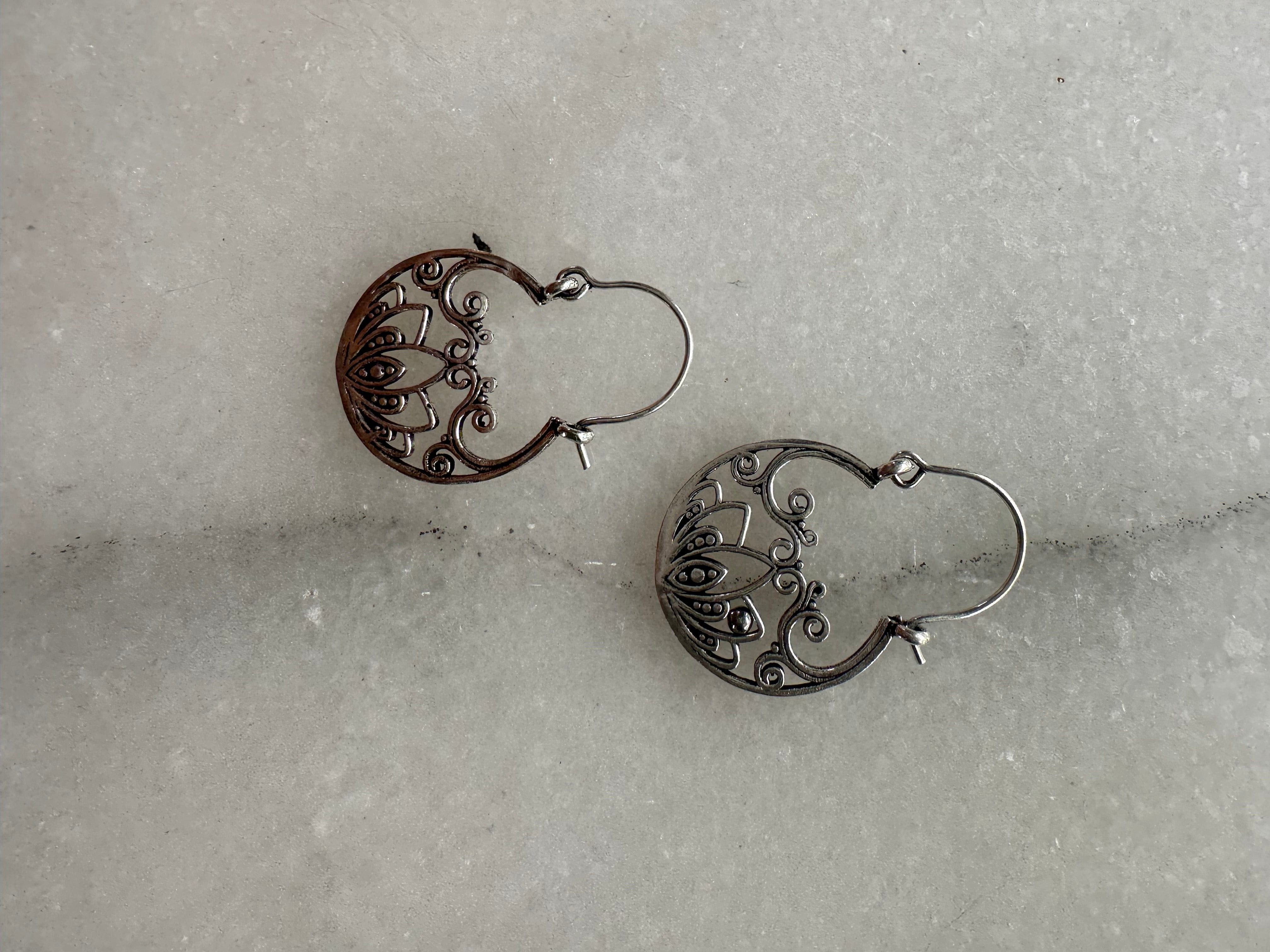 Sistergolden Lotus Silver handmade earrings Someone