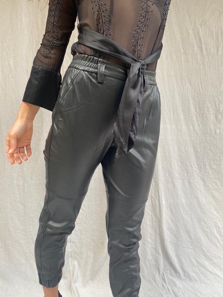 Bershka Cargo Pants in Camel, Women's Fashion, Bottoms, Other Bottoms on  Carousell